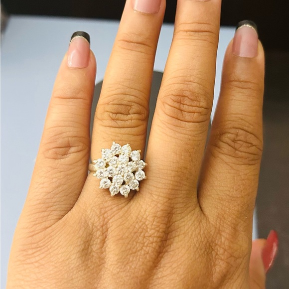 Silver ring - Picture 2 of 3